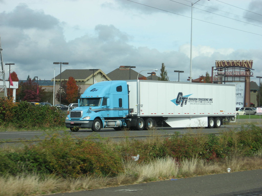 Gordon Trucking Freightliner Columbia with new trailer Flickr