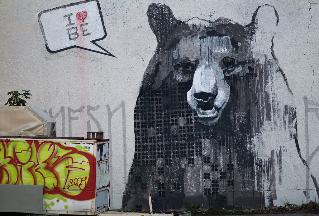 Boa Mistura Bear Painting Berlin Today I tested my new C… Flickr