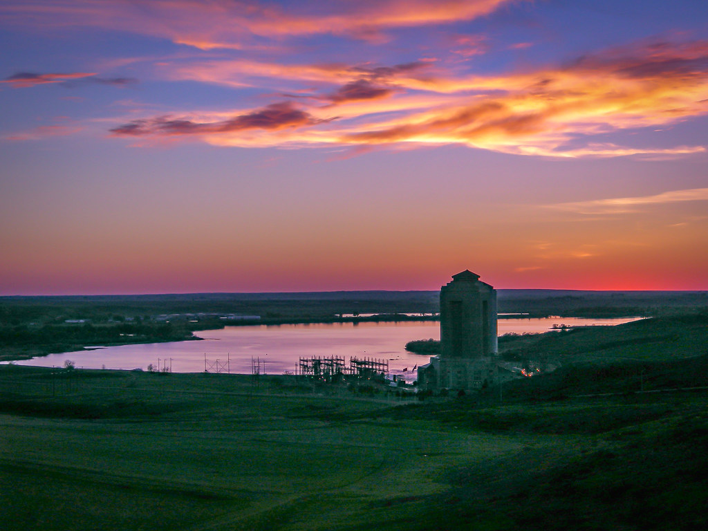 Sunset, Fort Peck Dam Powerhouses I confess I was a little… Flickr