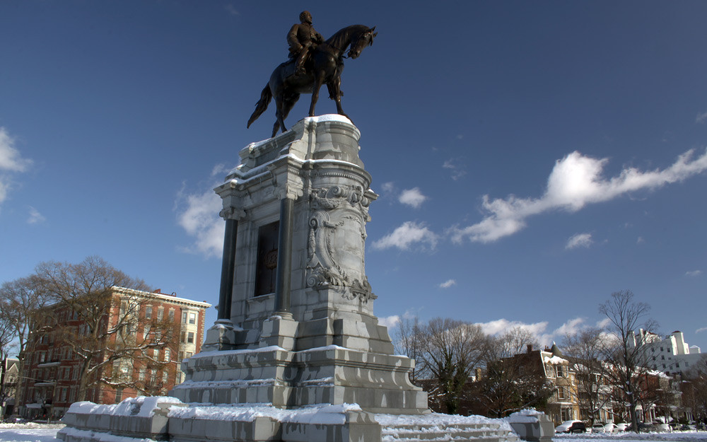 General Robert E. Lee statue on Monument Avenue in the sno… Flickr