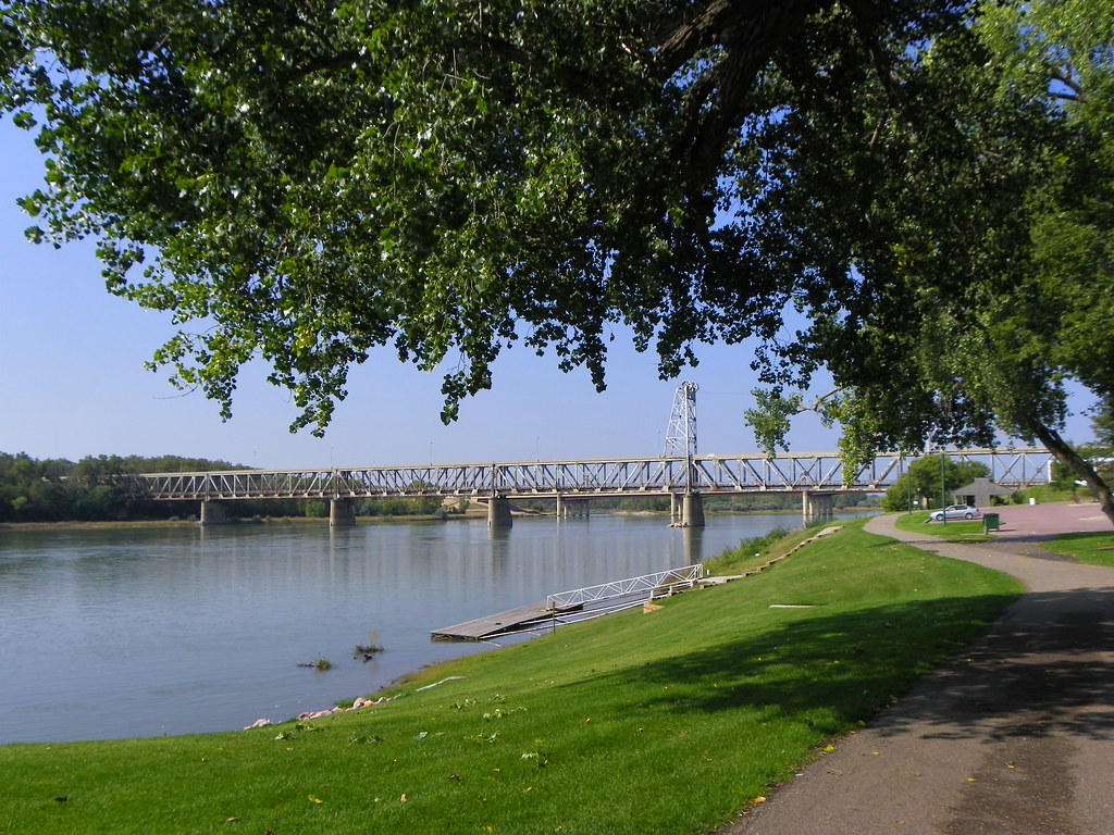 Missouri River and Bridge Riverside Park, Yankton, South D… Flickr