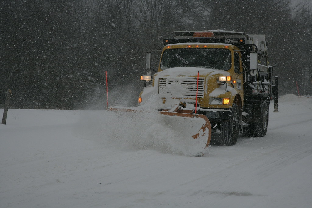 A VDOT snowplow pushing snow on Route 60 in Chesterfield … Flickr
