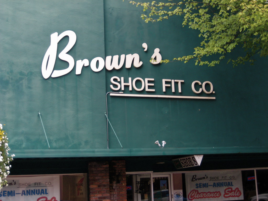 Brown's Shoe Fit Co., Roseburg, OR Brown's Shoe Fit Co., 5… Flickr