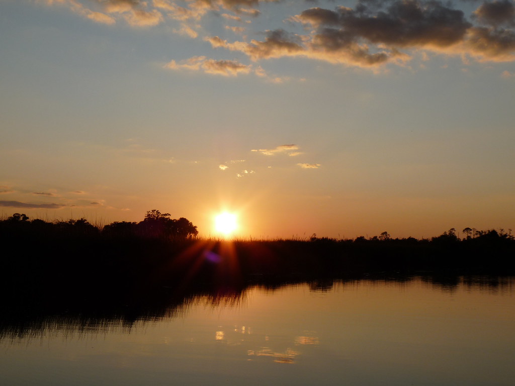 Escatawpa Sunset 1 Sunset along the Escatawpa River near t… Flickr