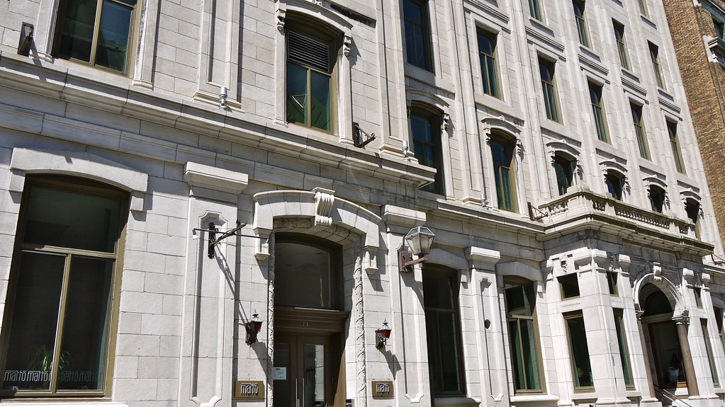 P1100161 Édifice de la Banque Nationale fondée à Québe… Flickr