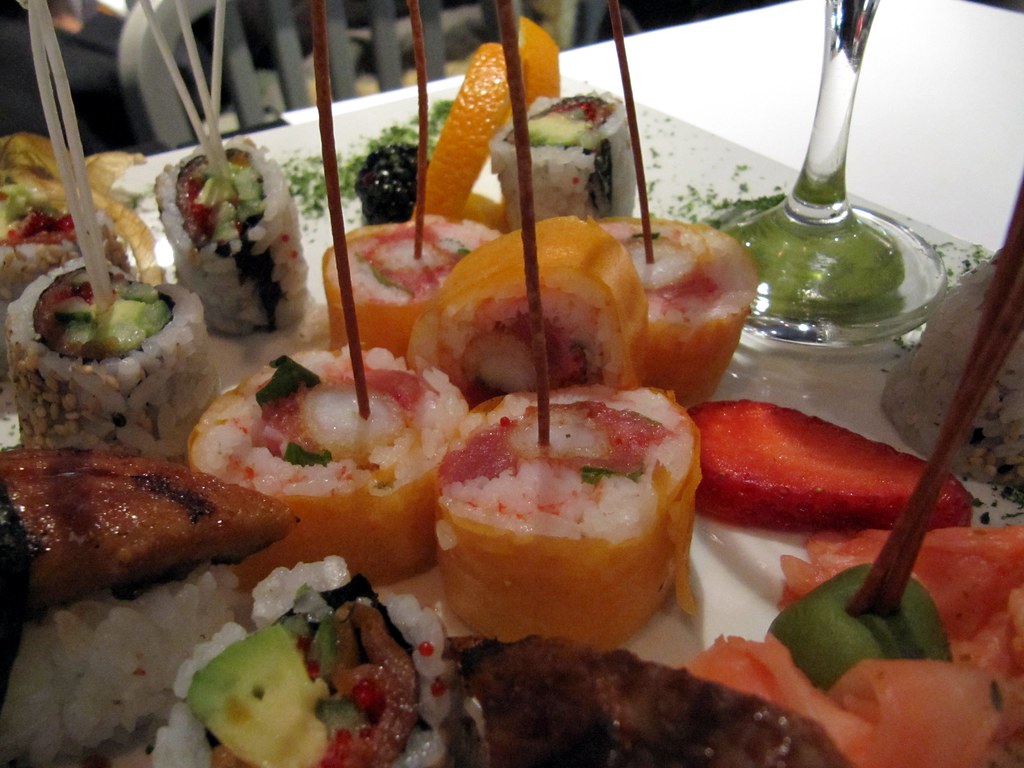 Tatami Sushi In the middle there we have some Dragon Ball … Flickr