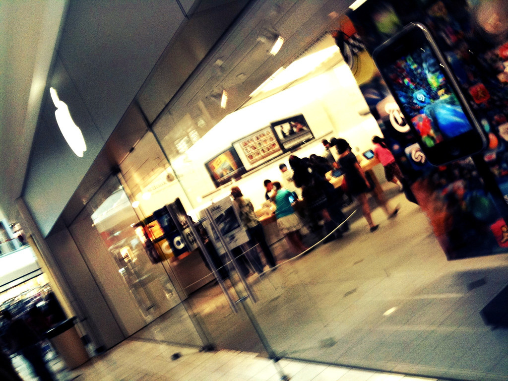 Apple Store Brea Mall YuWei Chuang Flickr
