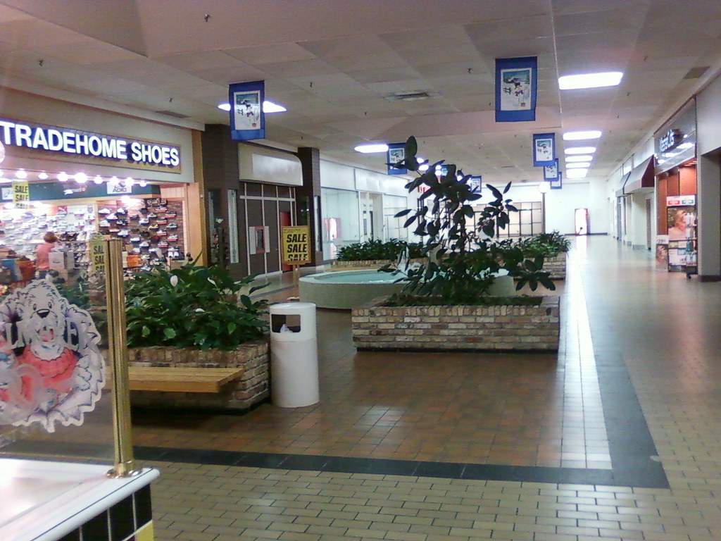 Marshall Town Center Marshalltown, Iowa North Corridor a photo on