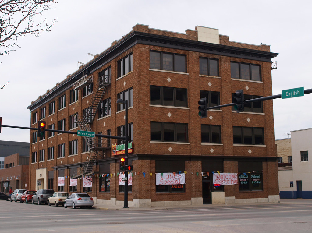 Arnold Auto Building Arnold Auto Building at 333 E. Englis… Flickr