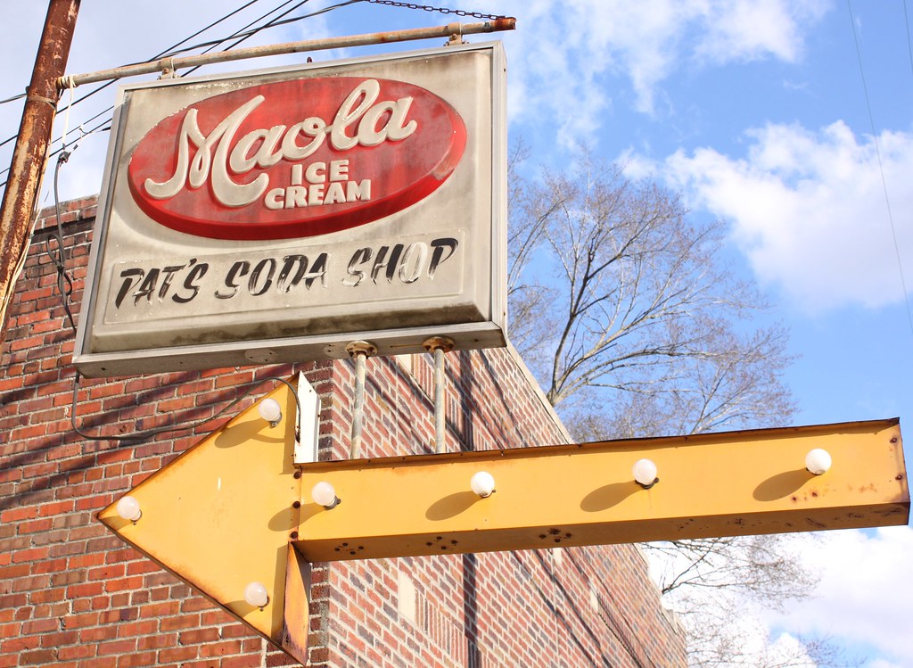Maola this way Pat's Soda Shop, Vanceboro, North Carolina