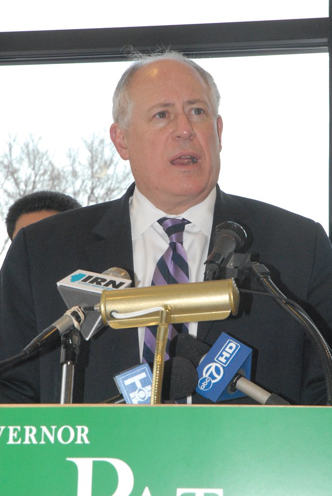Gov Pat Quinn visits Teresa Roldan Apartments on Paseo Boricua 13110
