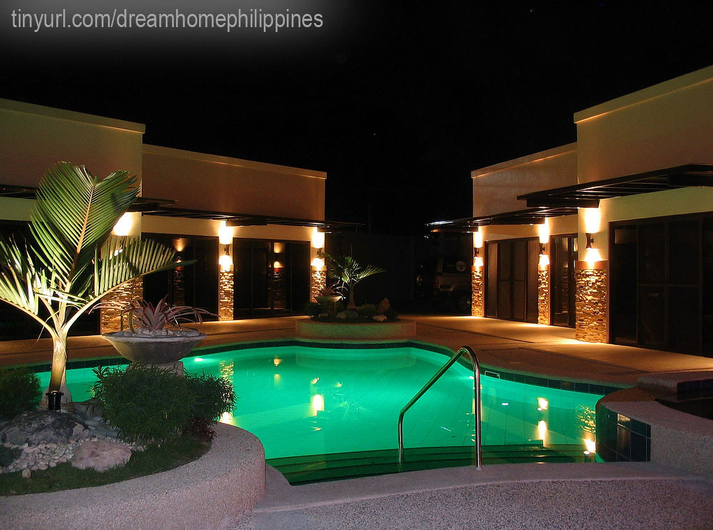 houseforsalephilippinespoolbynight1 Rob Angeles City Flickr