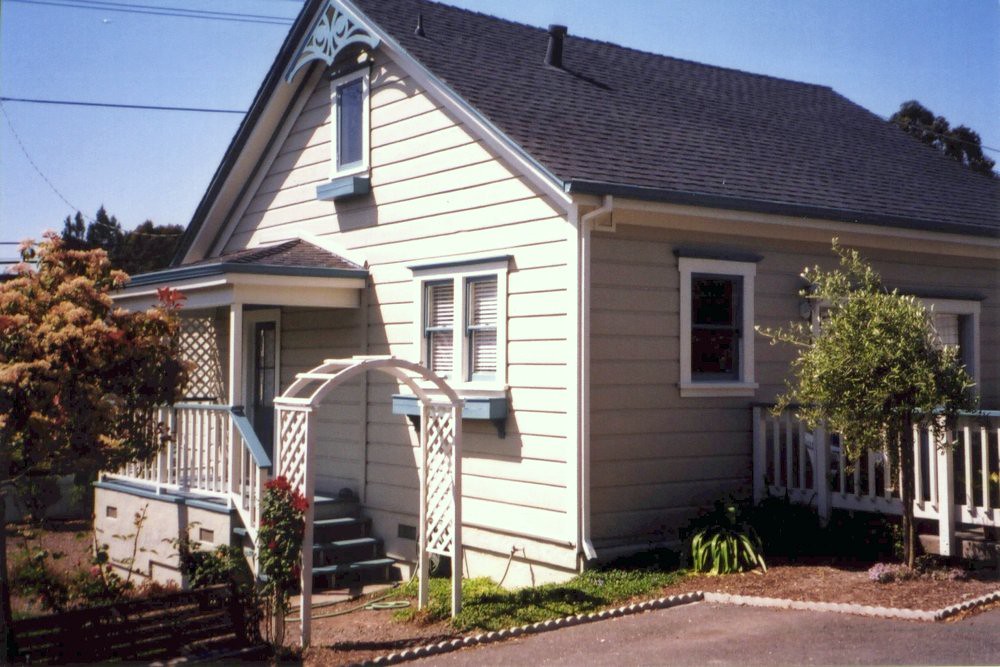 Winona Ryder's House Winona's former family home in Petalu… Flickr