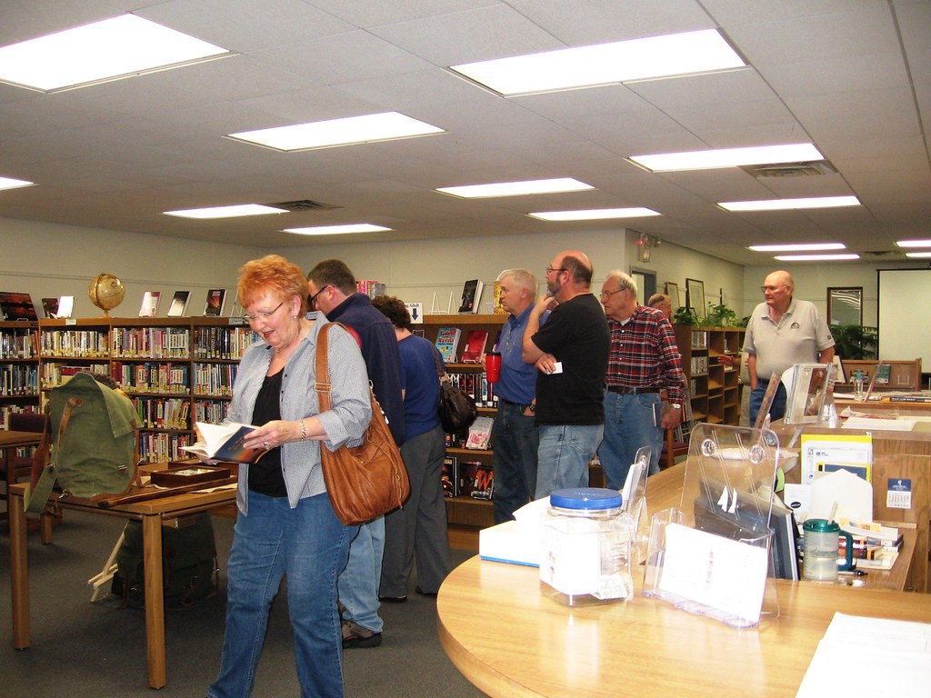 Book Signing Slater Public Library patrons line up to get … Flickr