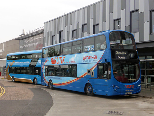 Lothian Buses 945 SN10DKX and 426 SA15VTD at Edinburgh Air… Flickr