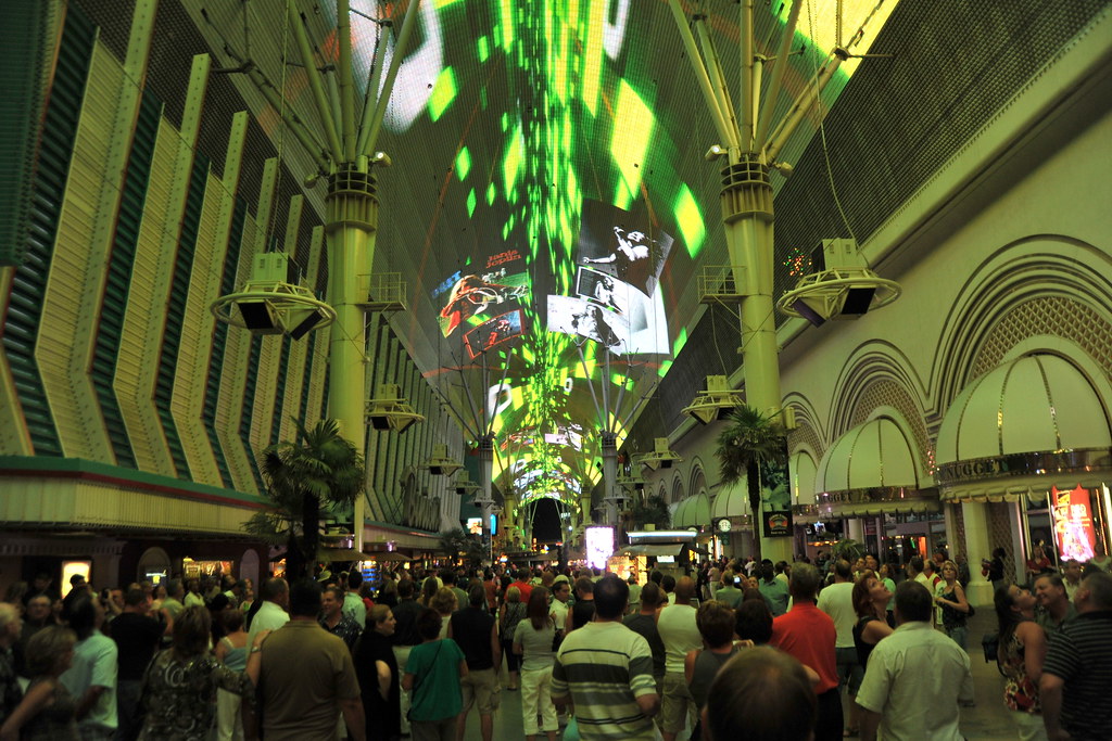 Biggest TV Screen on Earth Fremont Street Experience, La… Flickr