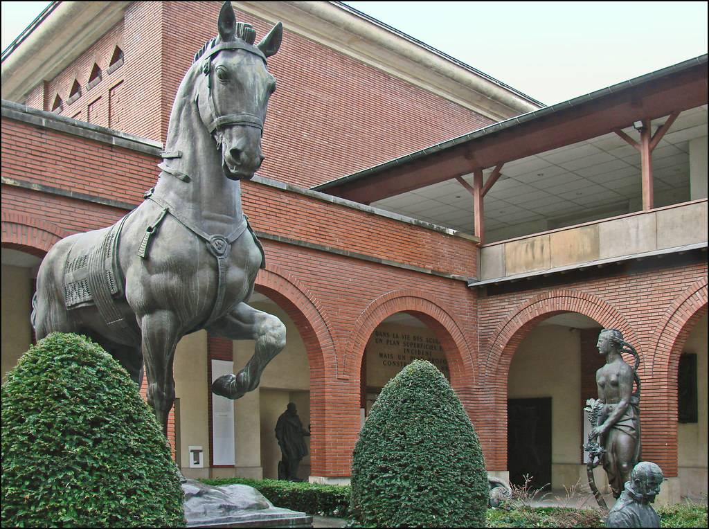 Le jardin sur rue du Musée Bourdelle, à Paris. A gauche, l… Flickr
