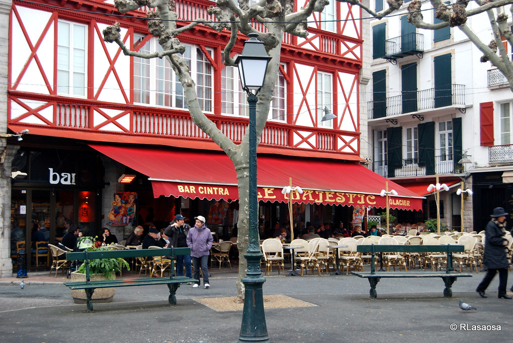 San Juan de Luz, Francia Bar Le Majestic Place Louis XIV 6… Flickr