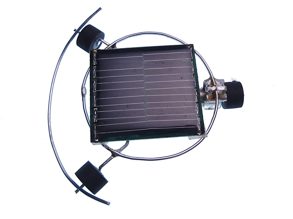 Tack solder to wheel shafts Battle_symet_ 048 Solarbotics Flickr