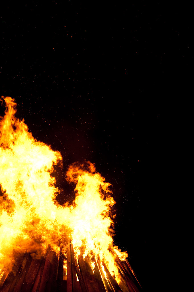 Hatfield House Bonfire Councillor Kim Langley’s initiative… Flickr