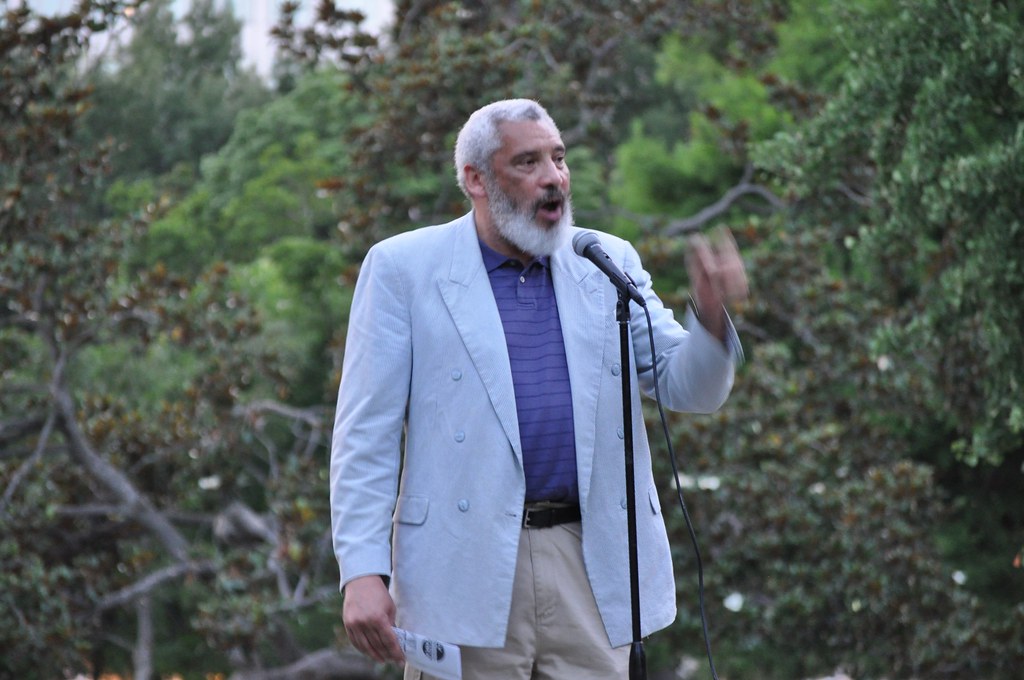 Rev. Graylan Hagler Addresses Crowd Rev. Graylan Hagler (S… Flickr