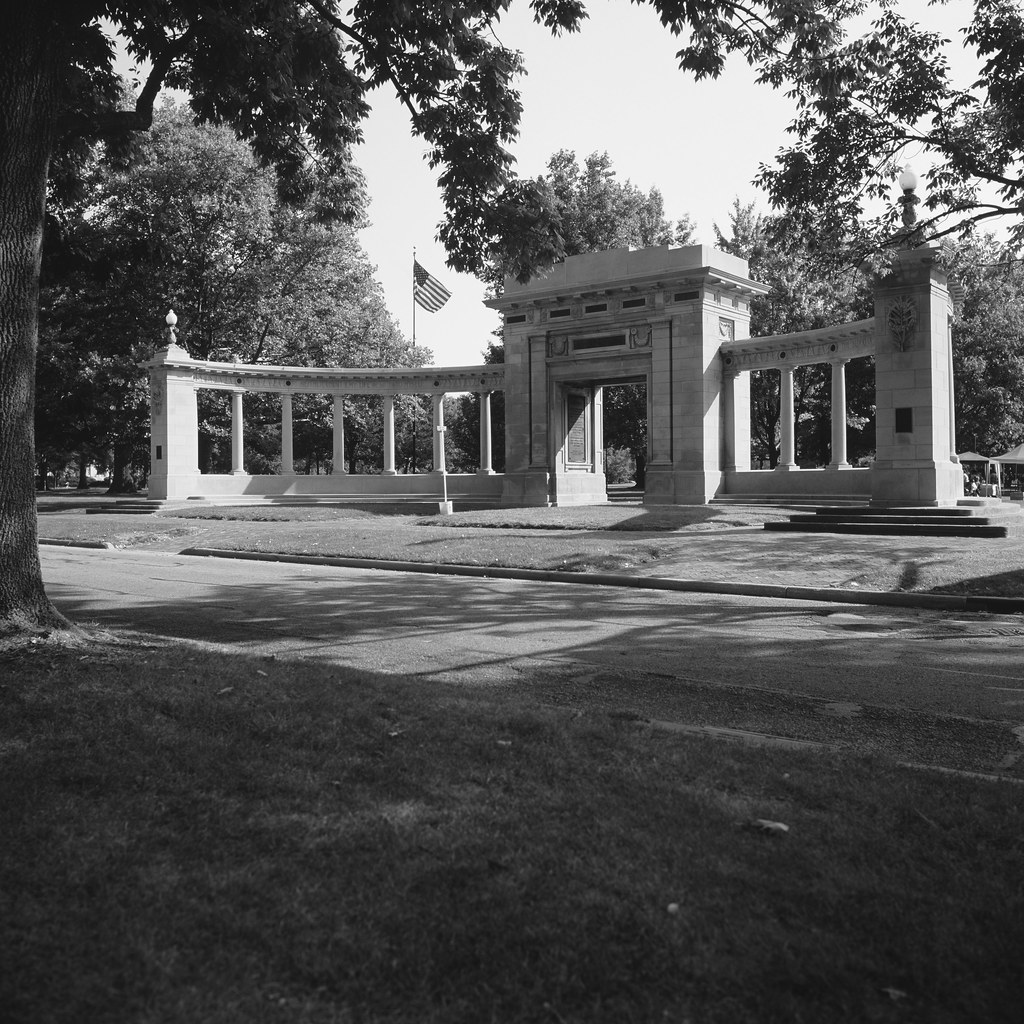 Memorial Arch, Oberlin Ohio (2007) The arch is a tribute t… Flickr