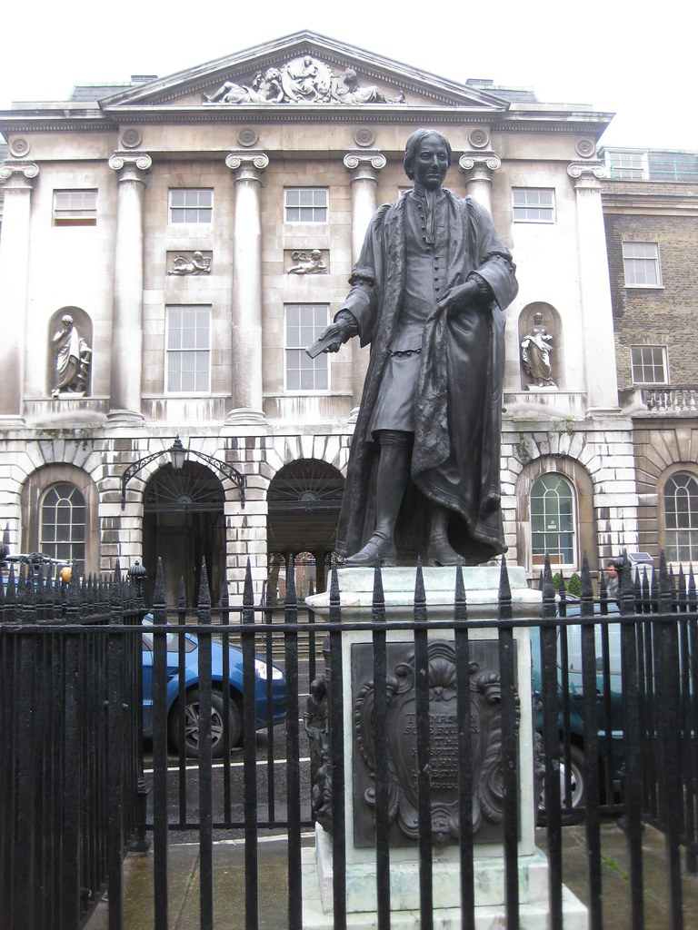 Statue of Thomas Guy, Guy's Hospital, London Bridge Flickr