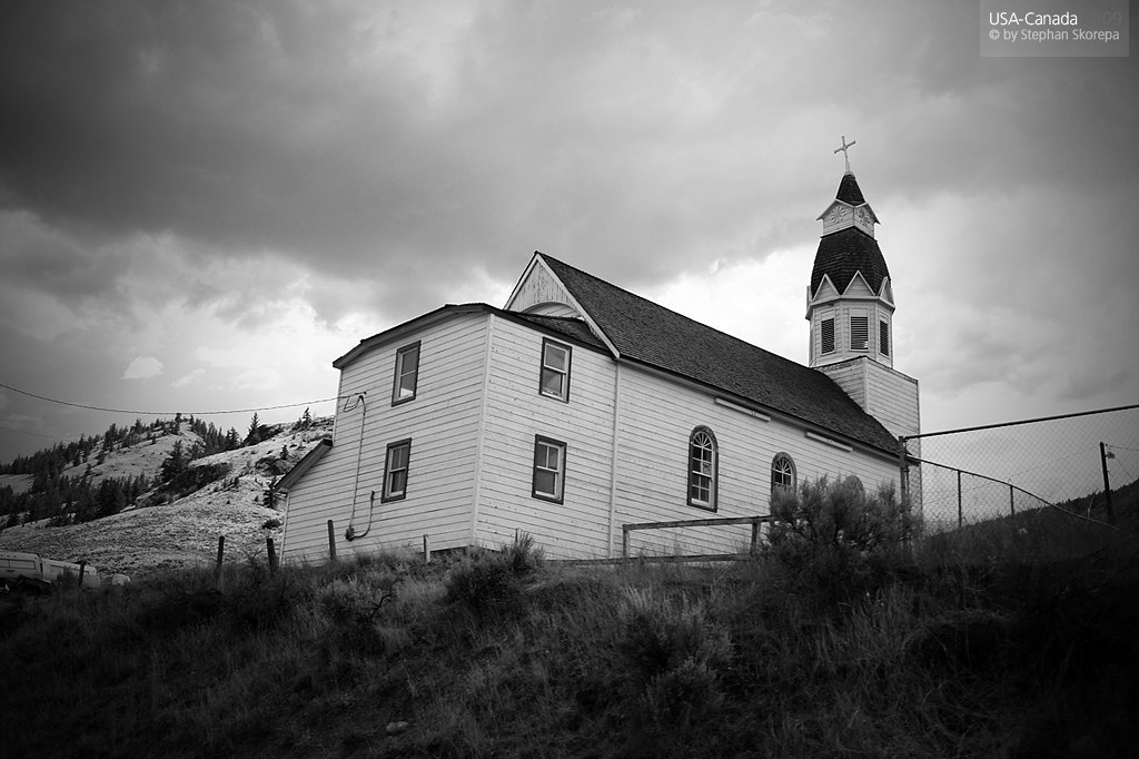 abandoned church An abandoned looking church, seen on our … Flickr