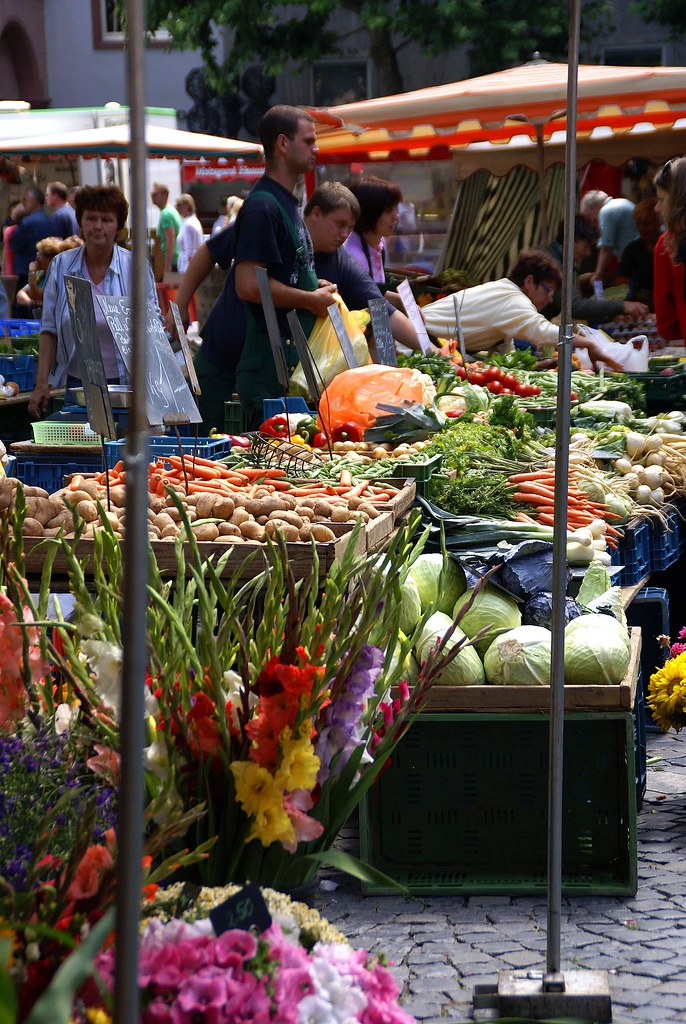 Mainz, Markt, Blumen und Gemüsestände (market, flower and… Flickr