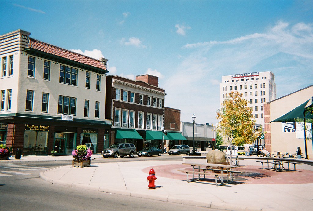 Governor's Square Governor's Square. On the corner of Broa… Flickr