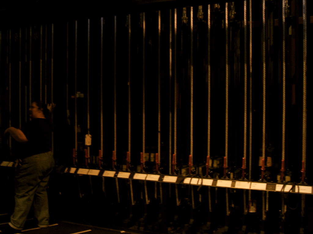 Pulley Definition Theatre