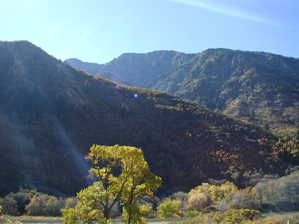 PA130021 Mountains through er Canyon, UT Karen Rasmussen Flickr