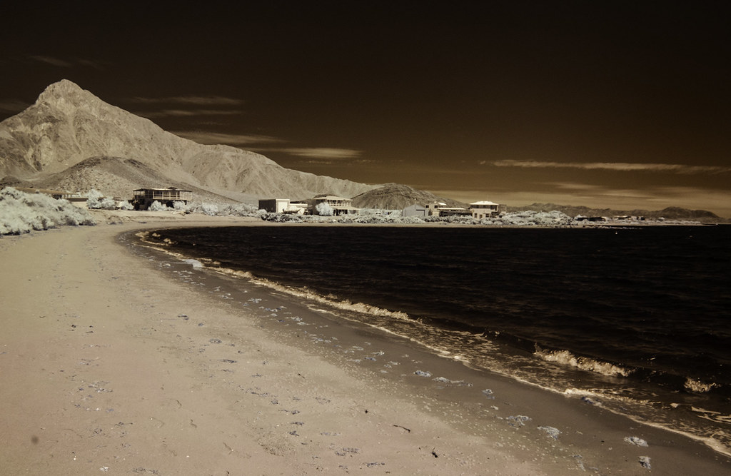 Vacation Homes Along Bahia De Los Angeles IR I think wha… Flickr
