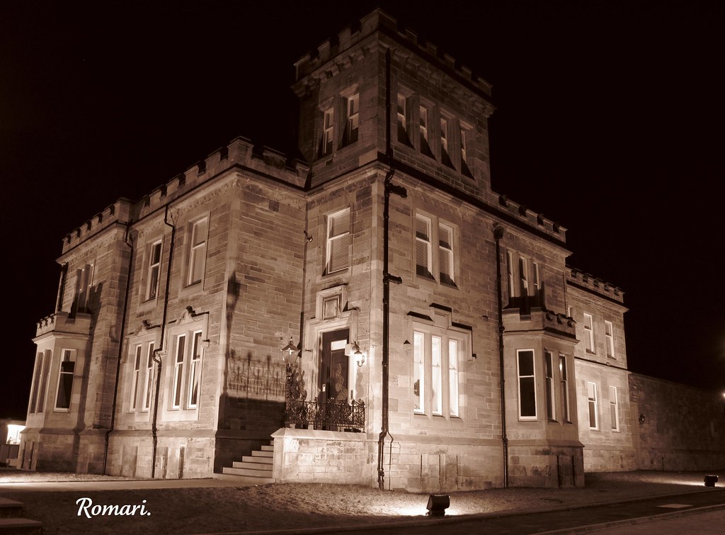 Tower Rais,Montfort House, Barrhead. (IMG_7101) This build… Flickr