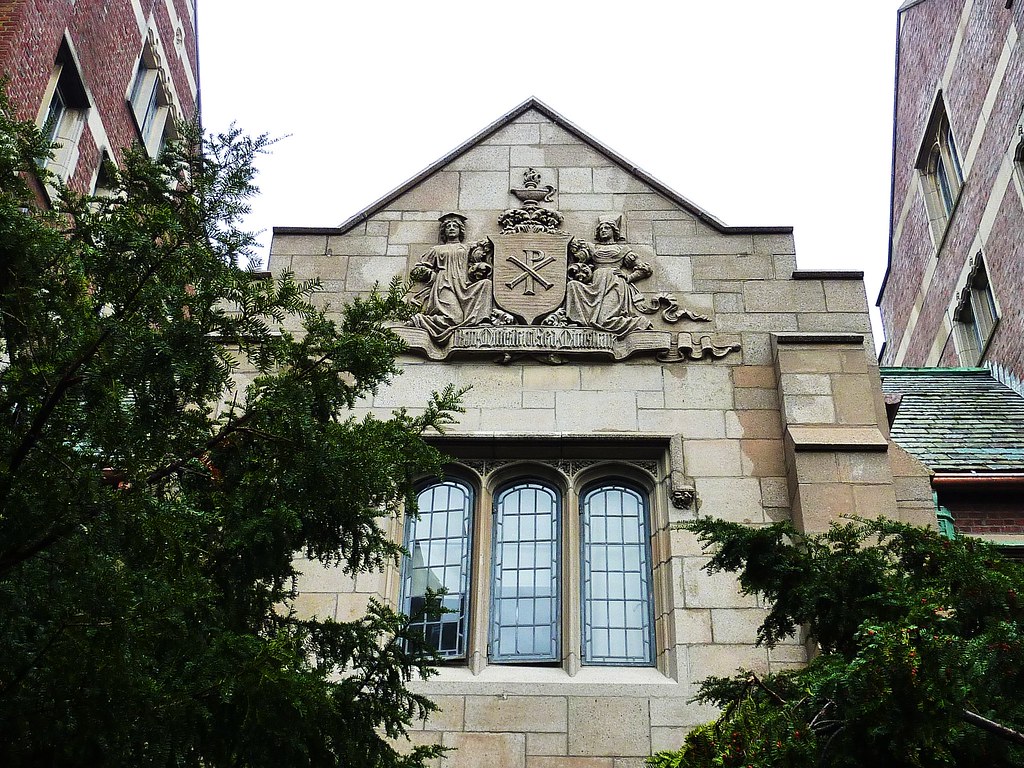 arch above pathway to Claflin Hall (my residence hall) Flickr