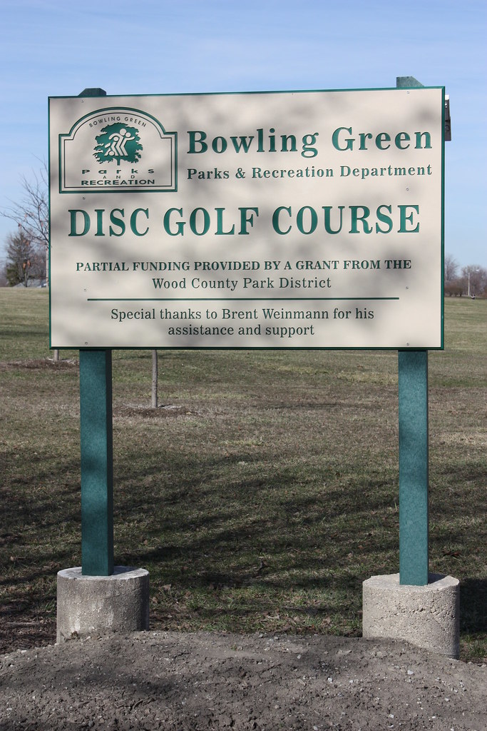 Bowling Green Disc Golf Course Disc golfing at the Bowling… Flickr