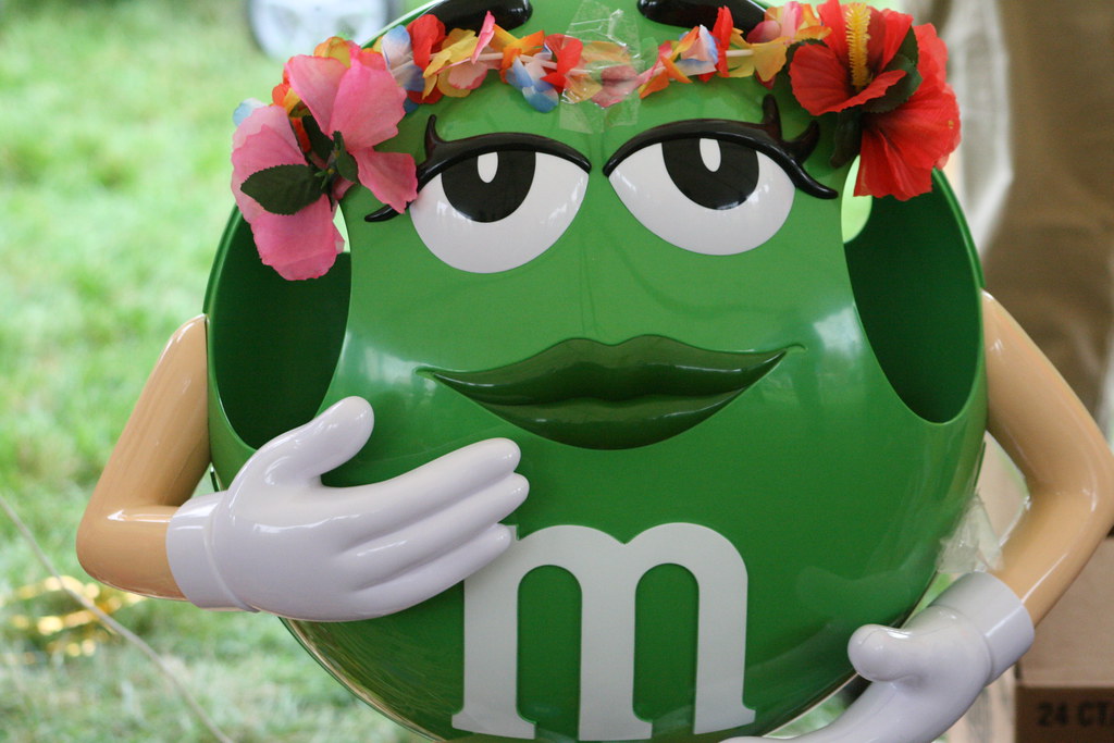 Green M&M 10242009a Green M&M Dispenser at M&M Hallowen … Flickr