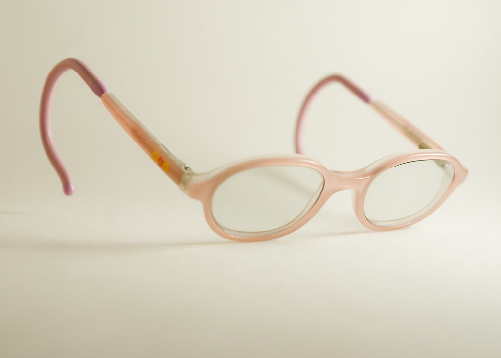 Sophie365_19 2/12/10 Glasses Used a DIY Macro Light Box. … Flickr