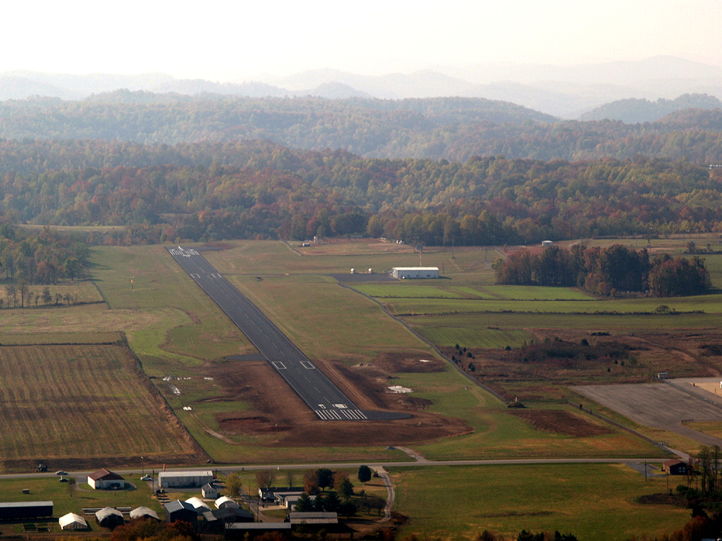 3M7, Lafayette, TN Municipal Airport Base Leg On the bas… Flickr