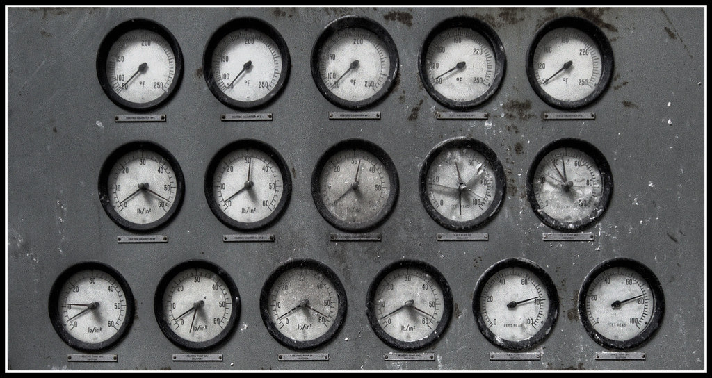 On Black Gauges by howzey [Large]