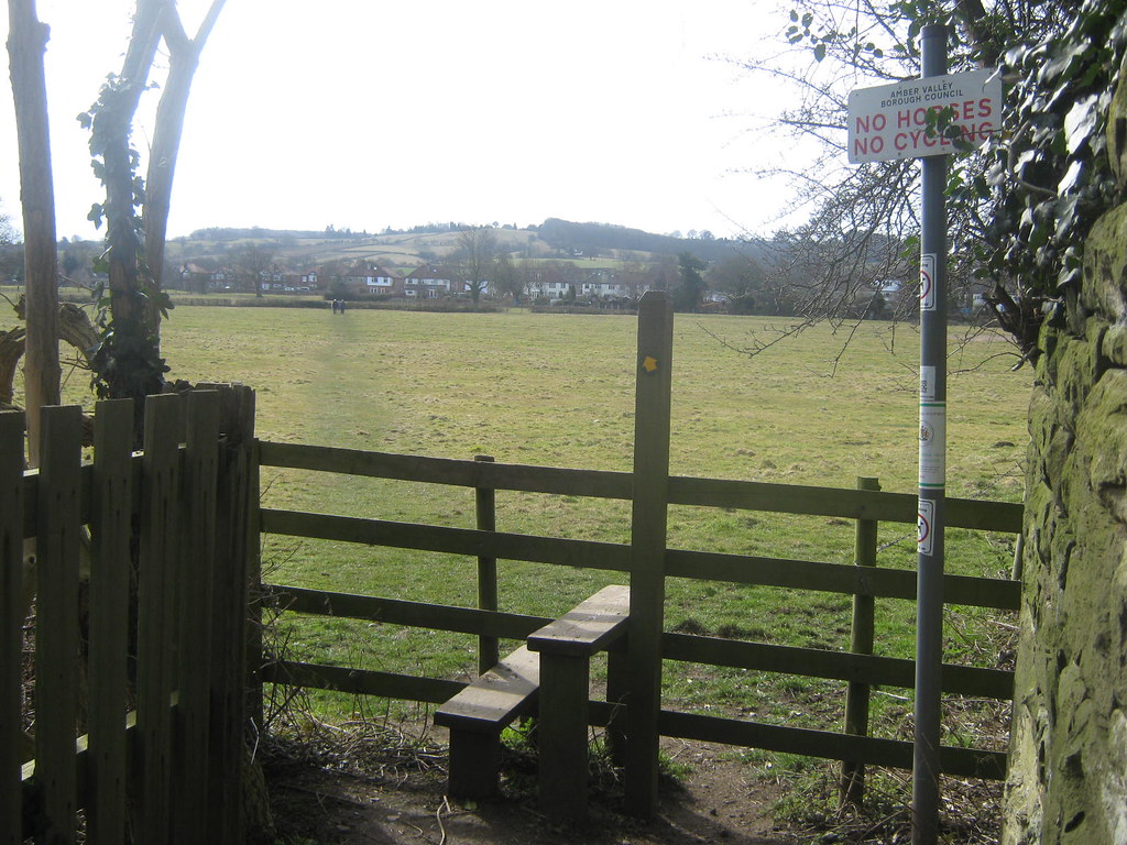 Public Footpath looking towards Derby Road, Duffield, Derb… Flickr