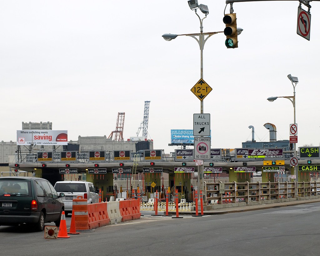 BrooklynBattery Tunnel Toll Plaza, Brooklyn Portal, New Y… Flickr