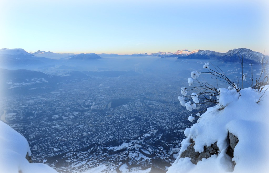 Grenoble sous la neige Photo panoramique de Grenoble sous … Flickr