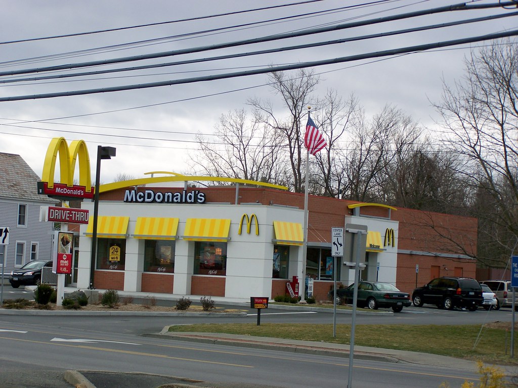 100_4224 66 Main Street,Wynantskill,New York ncokecan Flickr
