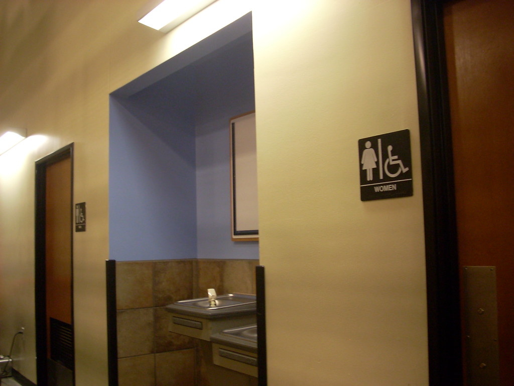 PetSmart interior PetSmart 667 (26,000 square feet) 12142… Flickr