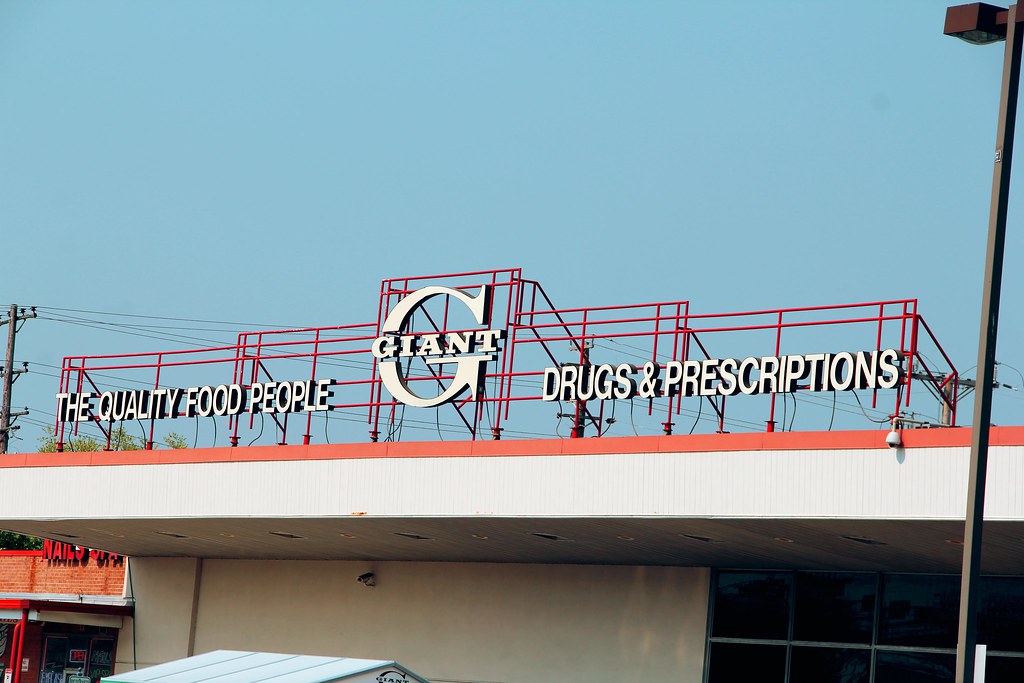 Giant Milford Mill Baltimore The sign on the Giant store i… Flickr
