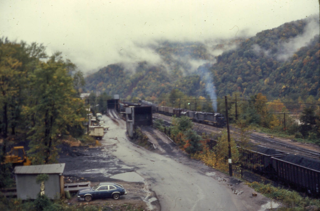 19761008 06 Clinchfield & C&O Railroads, Elkhorn City, KY Flickr