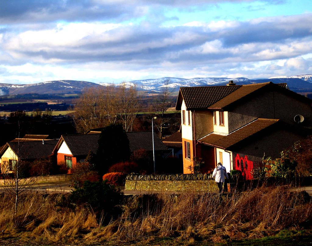 Westfield Loan, Forfar, 2009 (1) ronramstew Flickr