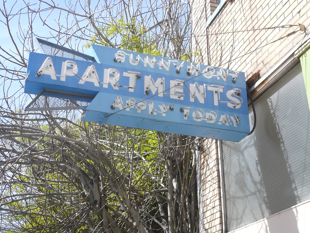 Sunnymont Apartments 3433 SE Belmont Portland, Oregon jericl cat