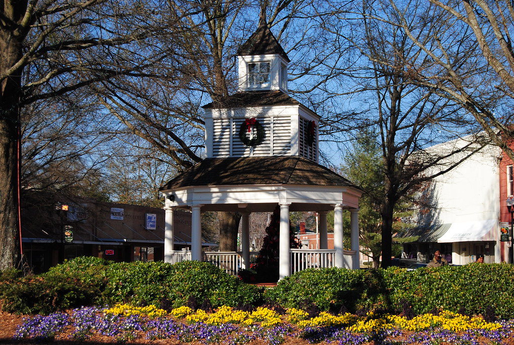 Colorful This is in downtown Fort Valley,GA. JENO Flickr
